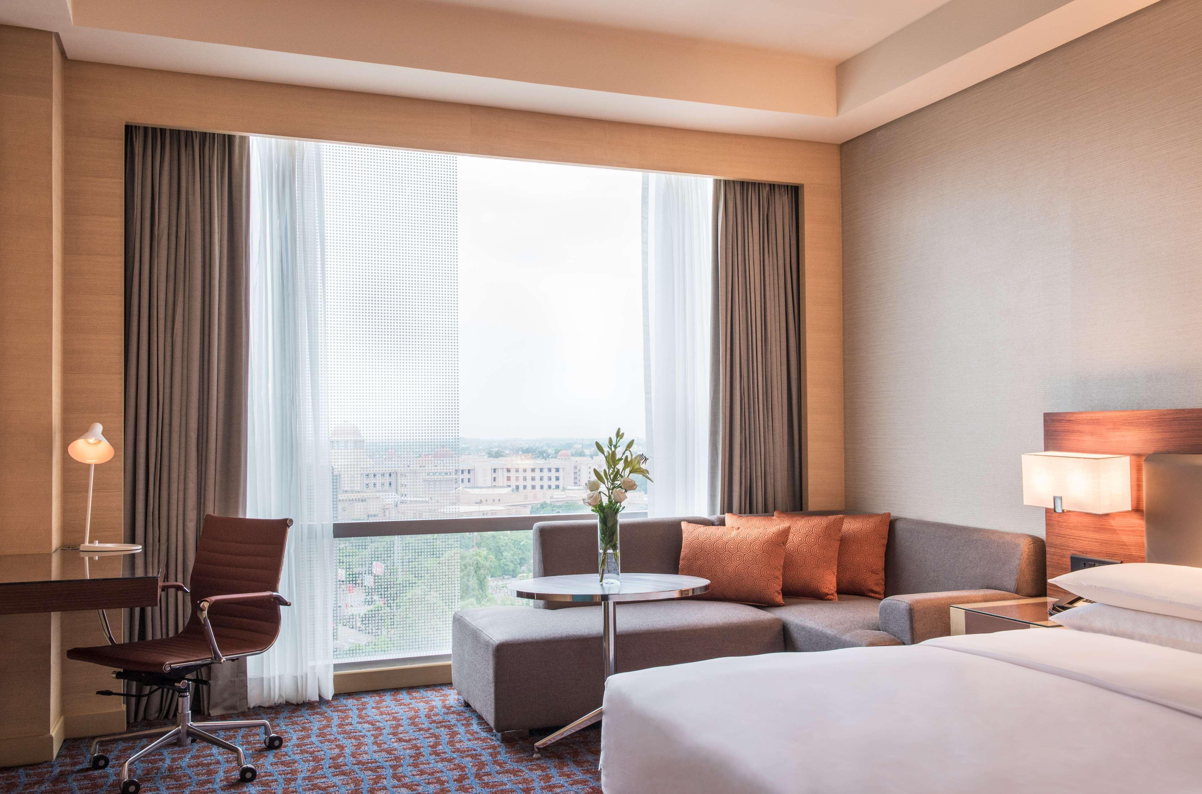 Hotel Hyatt Regency Lucknow Gomti Nagar Exterior foto Deluxe Room